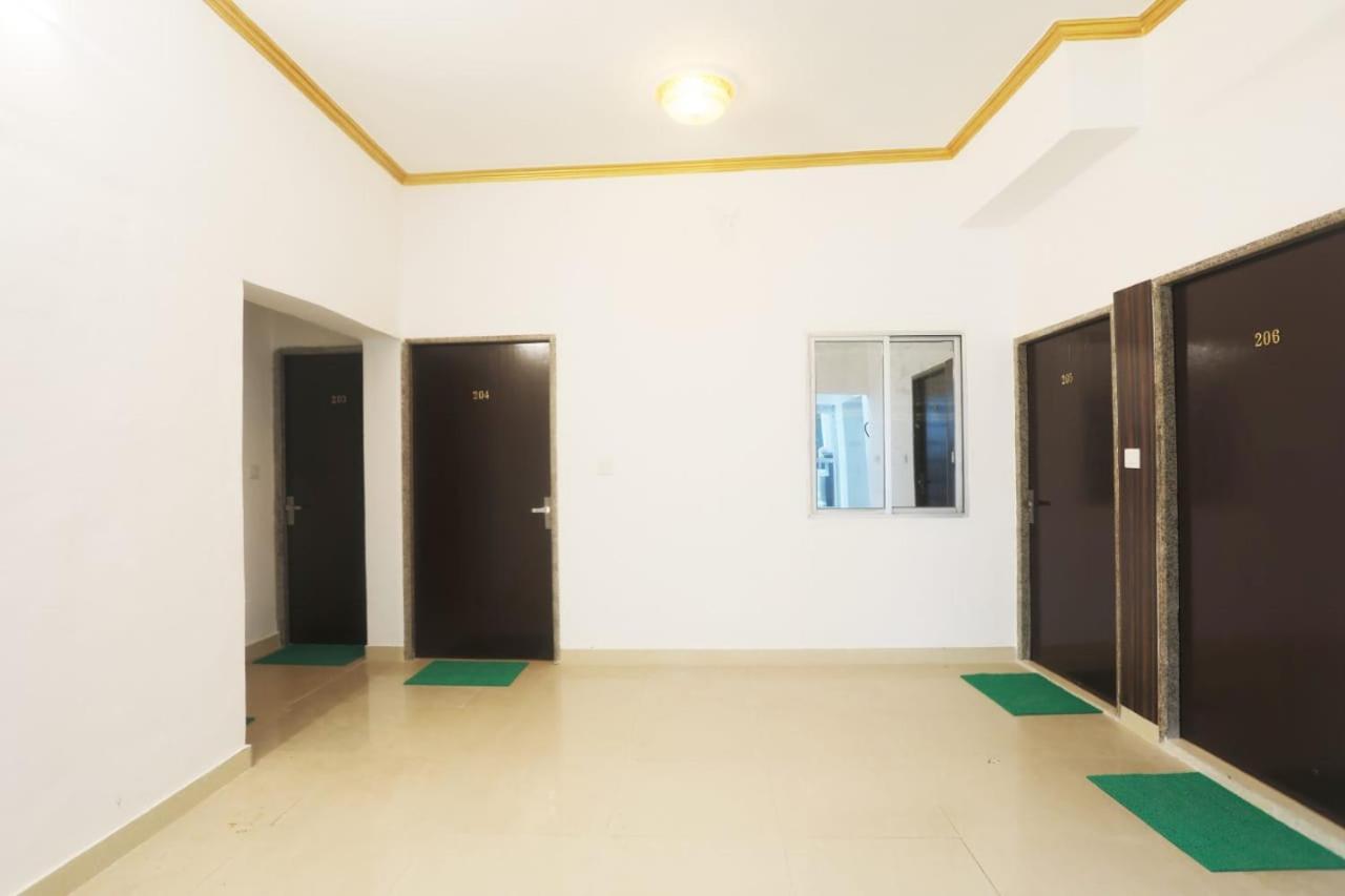 Central Hotel Khajurāho Екстериор снимка