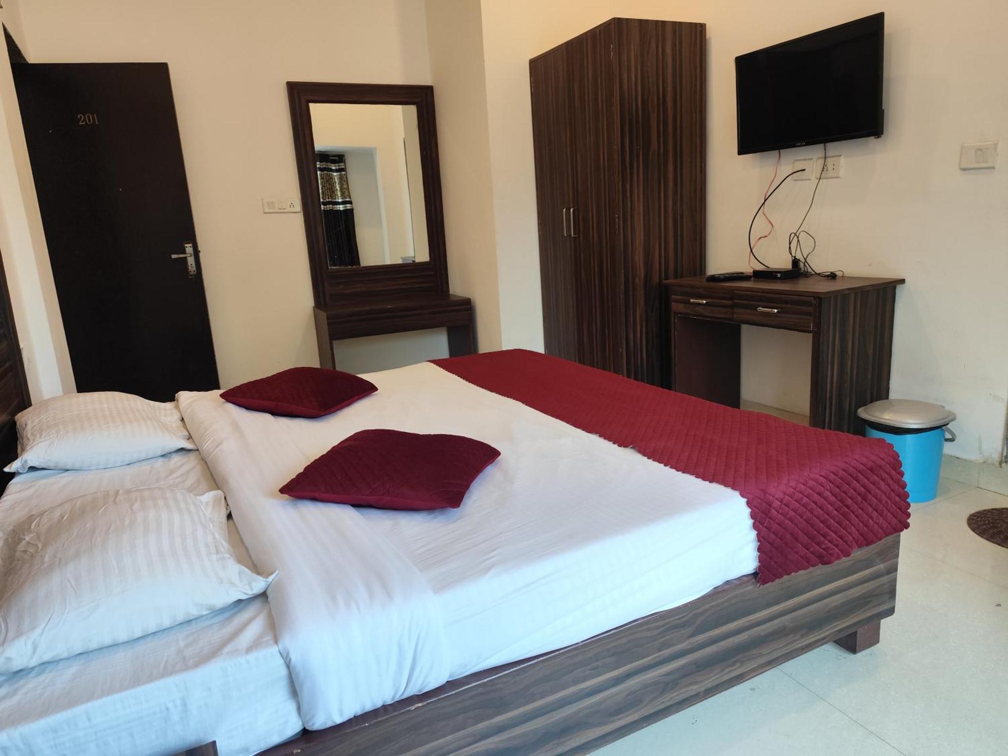 Central Hotel Khajurāho Екстериор снимка
